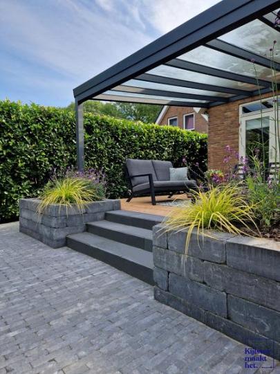 Traptrede 60x30x15 cm indus black kleurecht met facet